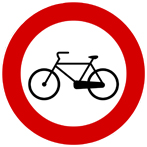 segnale i divieto per le biciclette