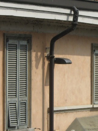 un lampione in corso umberto