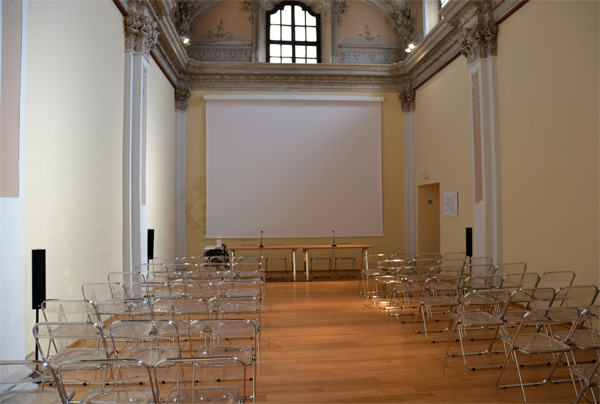 la sala granata della biblioteca laudense