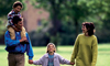 una famiglia in un parco