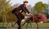 Uomo in bicicletta