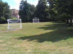 Le nuove porte da calcio al Parco Amico