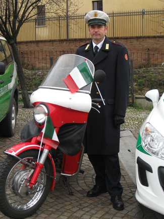 il presidio della Polizia Locale: una motocicletta