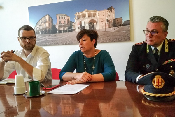 da sinistra: assessore tarchini, sindaco casanova, comandante germanà