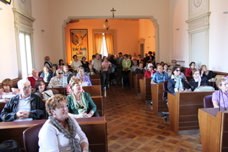 Il gruppo nell'aula consiliare