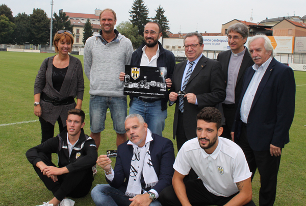 foto di gruppo della conferenza stampa