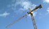 gru a lavoro nel cantiere