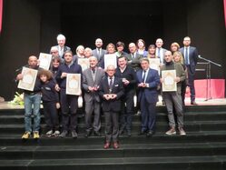 foto di gruppo dei premiati