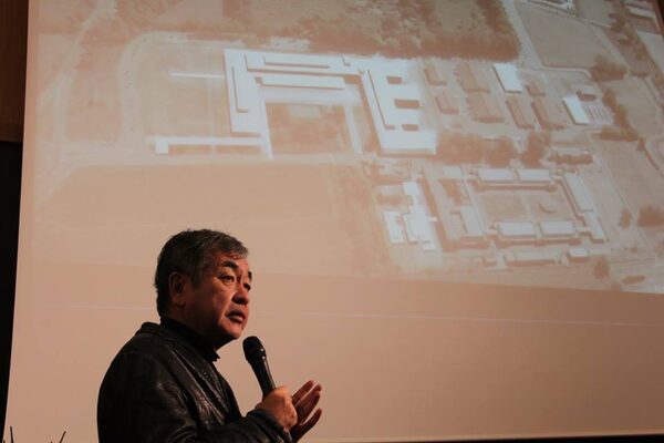L'architetto nipponico Kengo Kuma presenta il suo progetto per il campus universitario 
