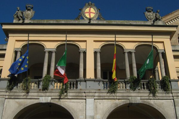 municipio lato piazza della Vittoria
